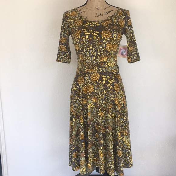 NWT Lularoe Nicole XS with roses - Picture 3 of 8